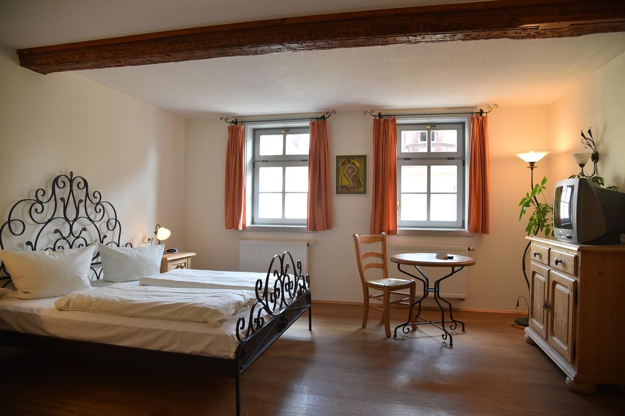 Large Double Room,639525210:JPEG